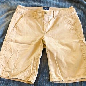American eagle Bermuda shorts khaki